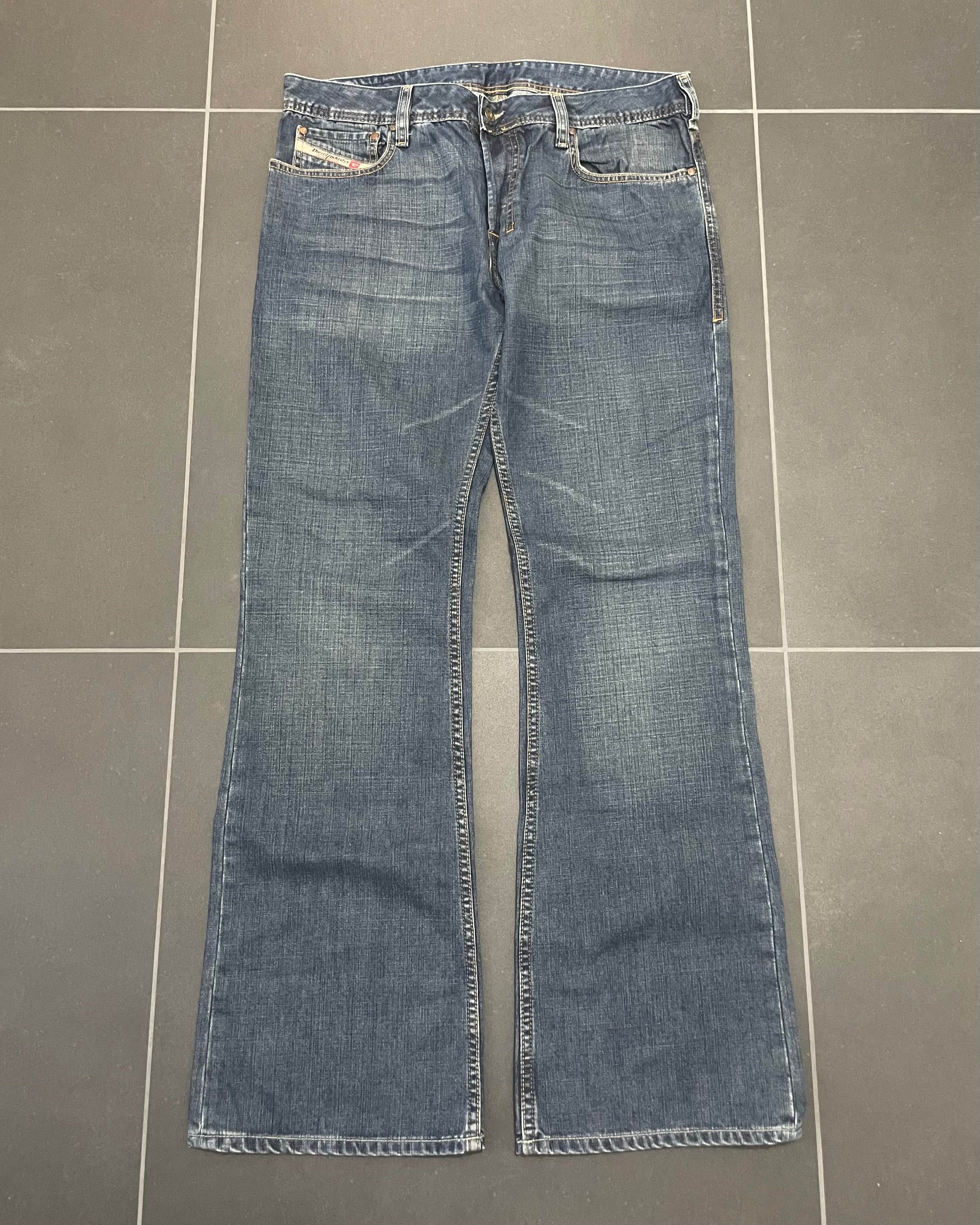 Diesel Zathan Bootcut Jeans - Size W33 L32