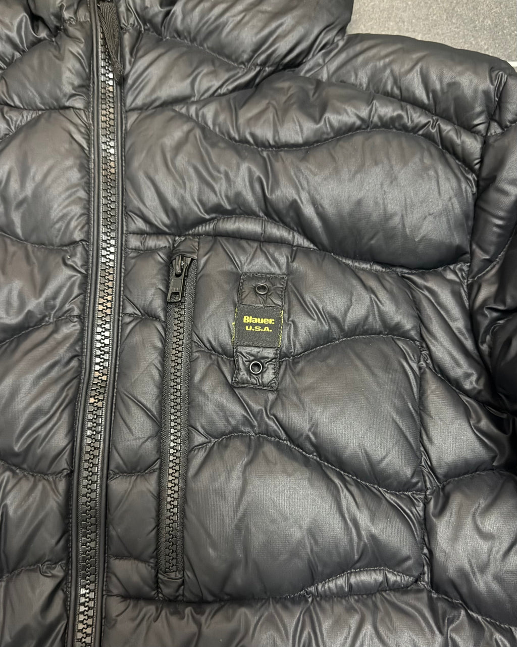 Blauer USA Wave Daunenjacke Schwarz – XL