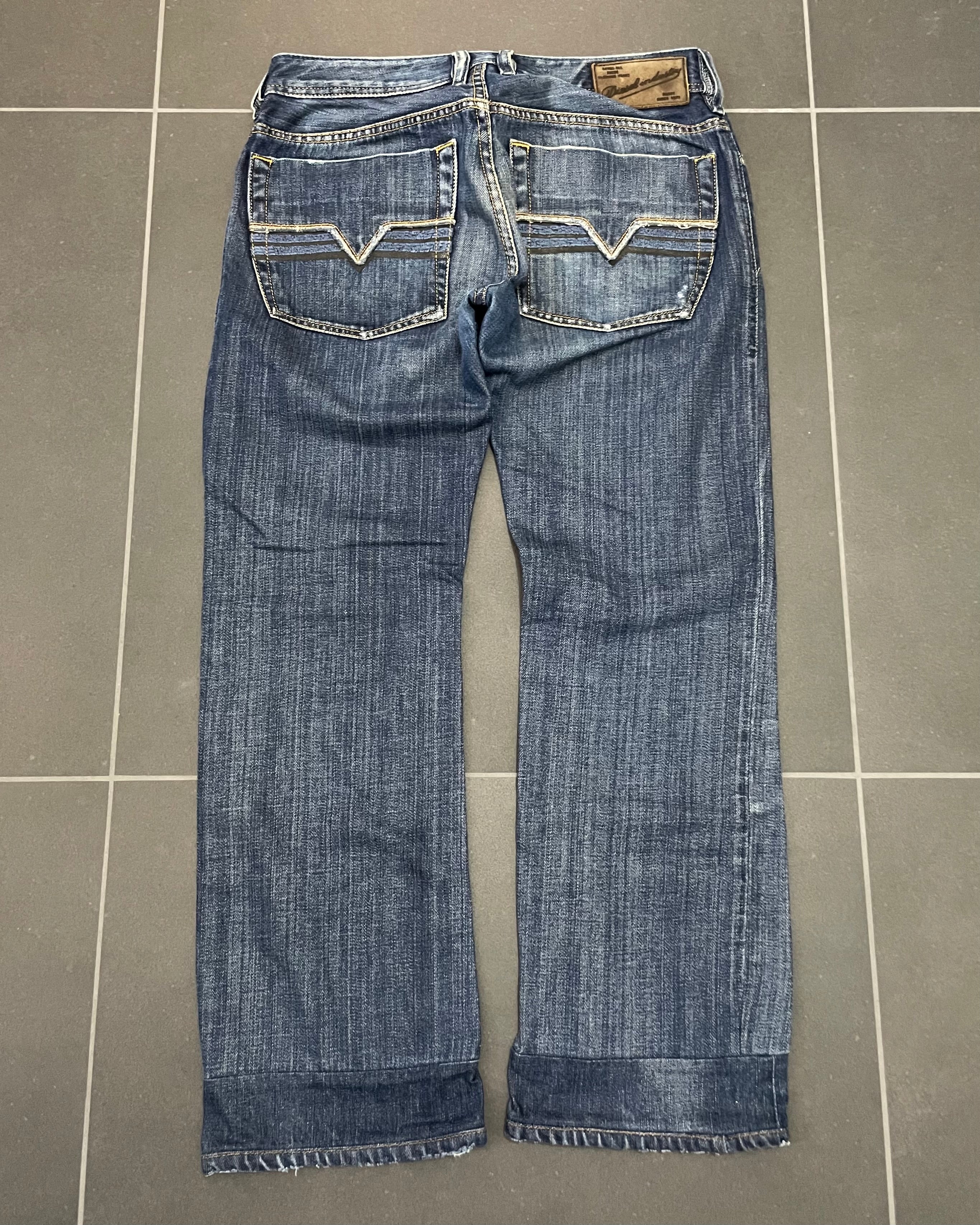 Diesel Backprint Straight Jeans - Size W30 L30