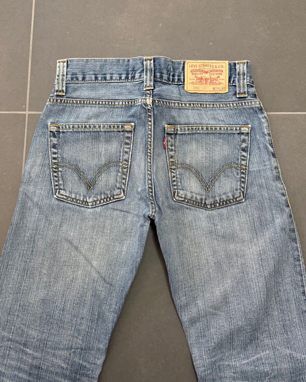 Levi's 506 Straight Jeans – W28 L32