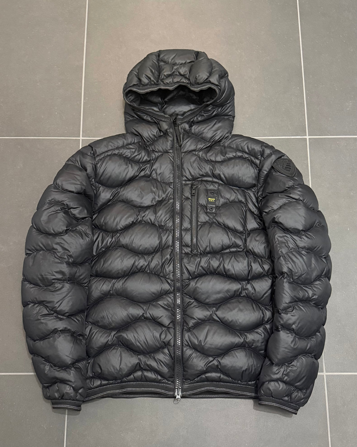 Blauer USA Wave Daunenjacke Schwarz – XL