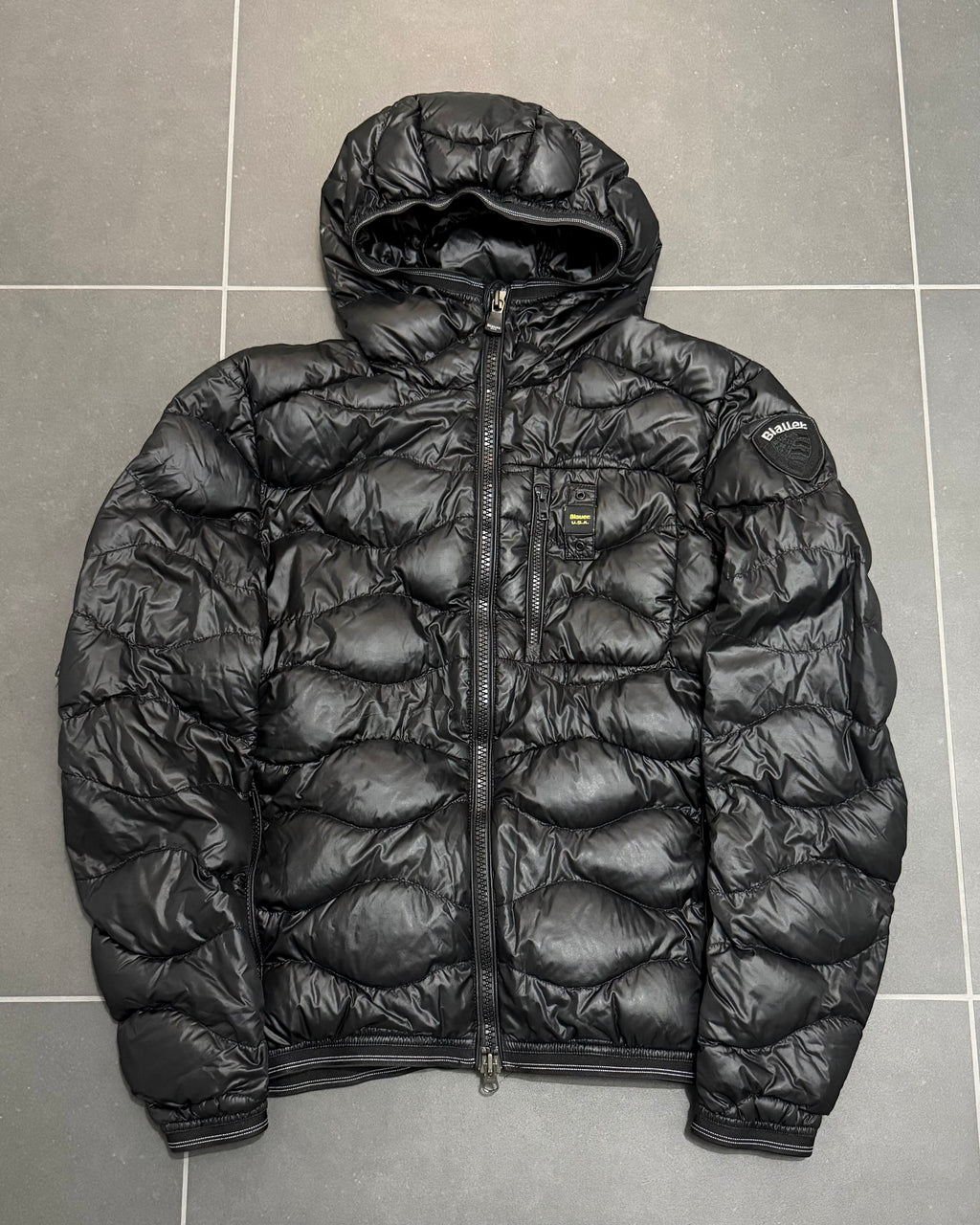 Blauer USA Wave Daunenjacke Schwarz – S