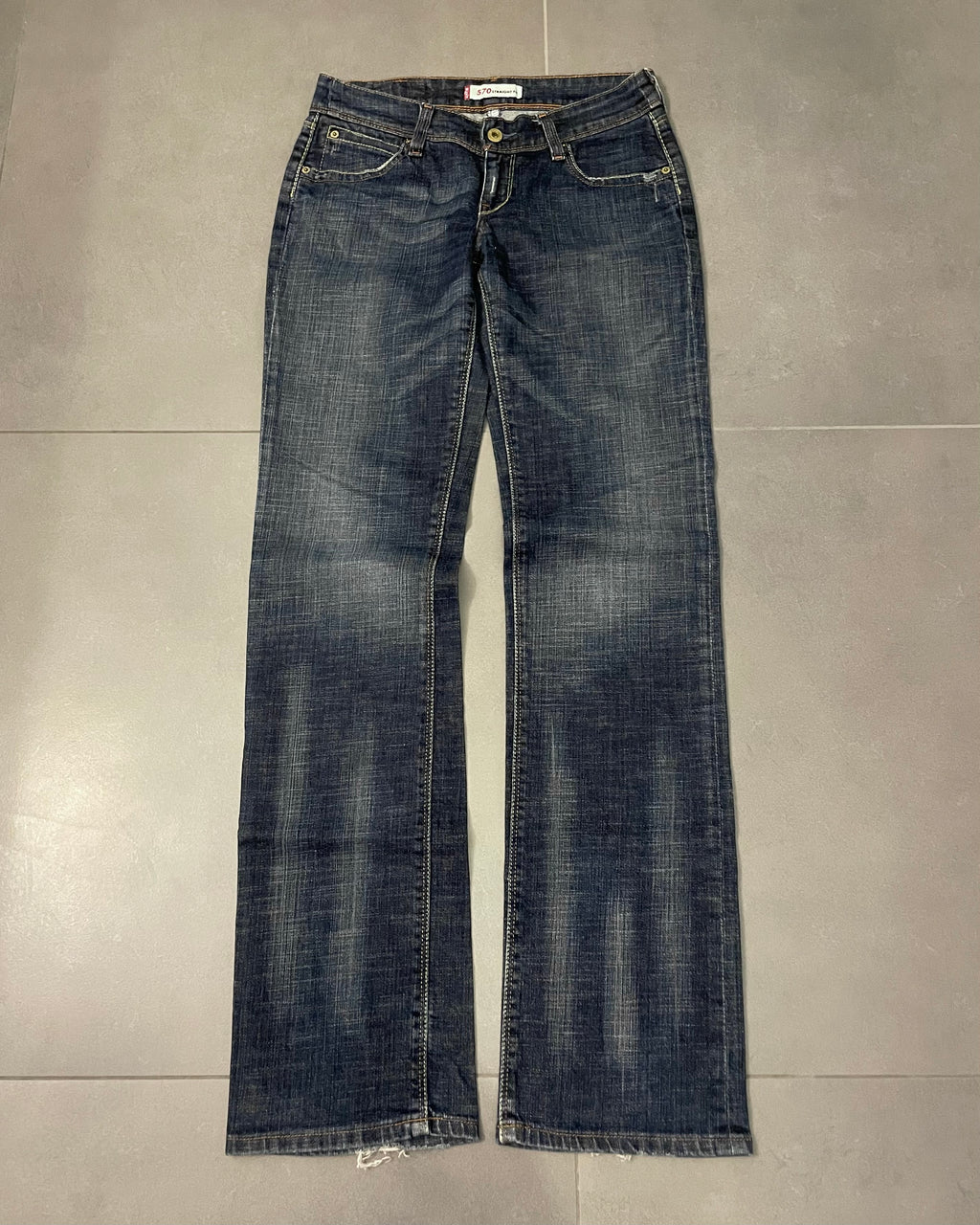 Levi's 570 Straight Girl Jeans - Size W28 L34