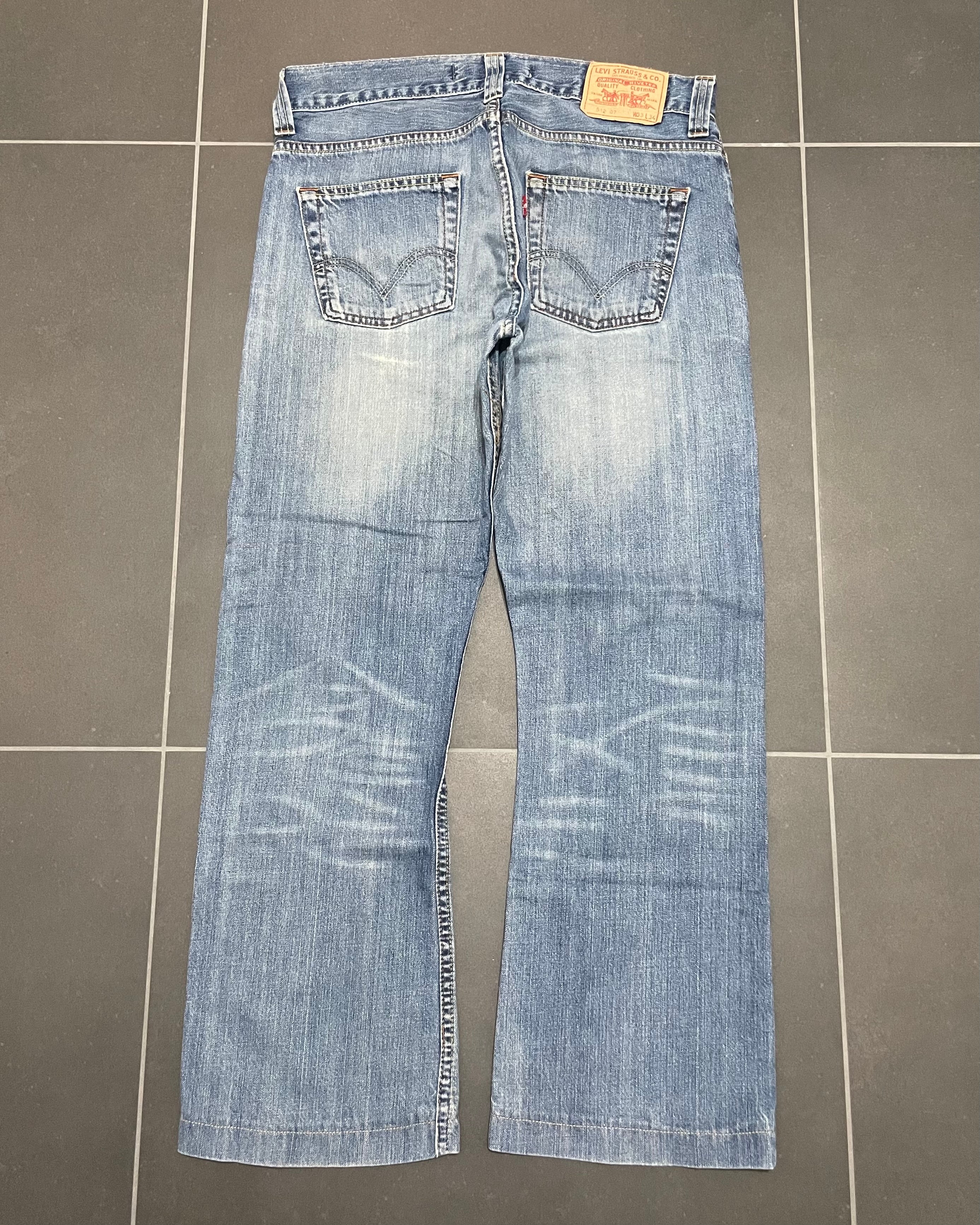 Levi's 512 Bootcut Jeans - Size W33 L30
