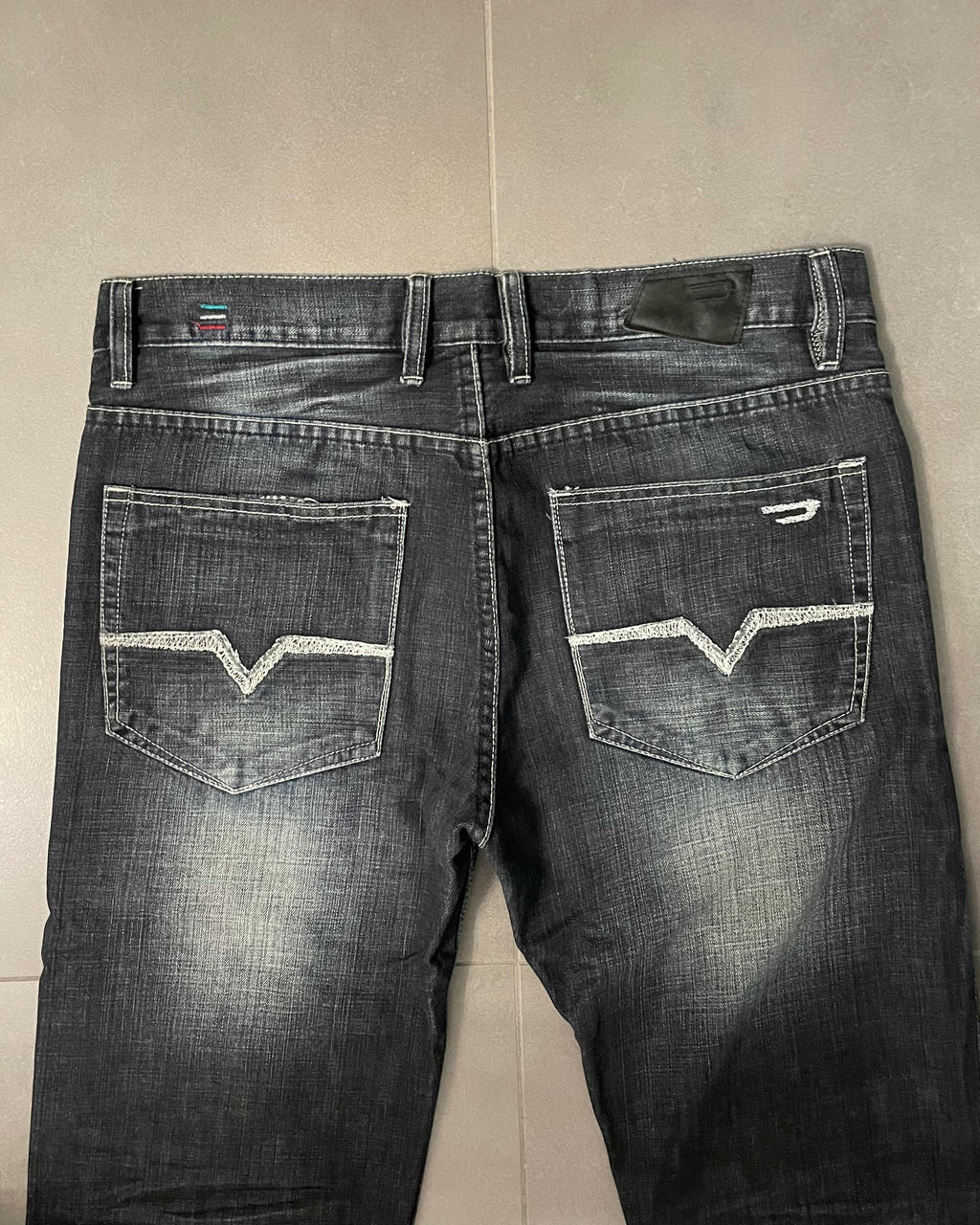 Straight Backprint Jeans - Size W34 L36