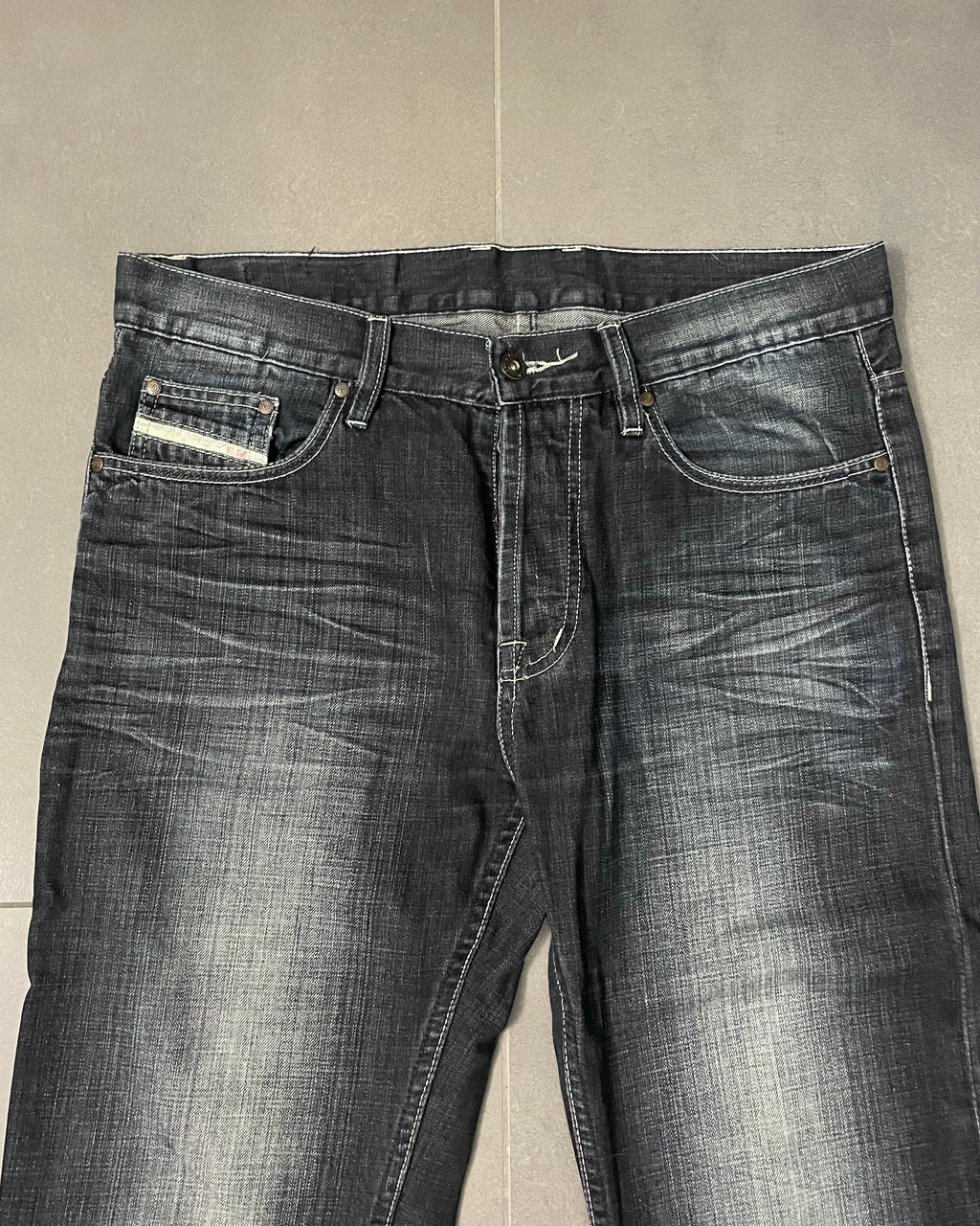 Straight Backprint Jeans - Size W34 L36