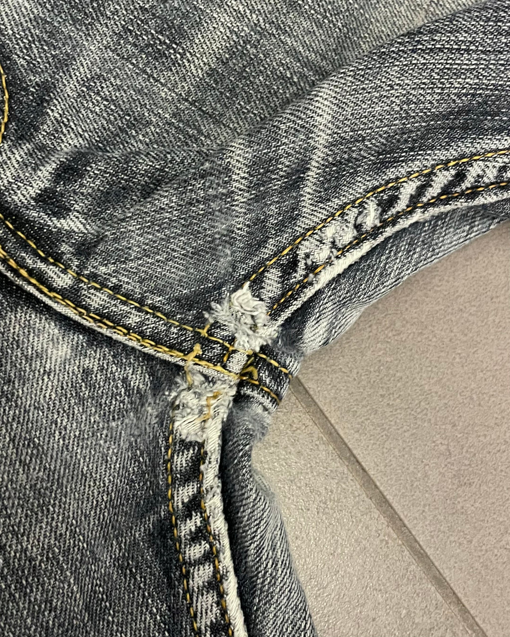 Levi's 512 Bootcut Jeans - Size W31 L34